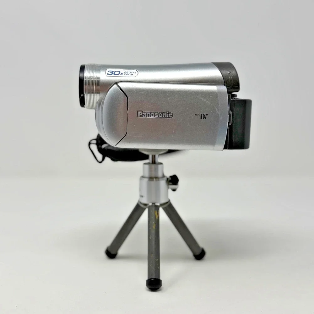 Panasonic PV-GS29 MiniDV Camcorder 30x Zoom w/ Targus Tripod Parts Read
